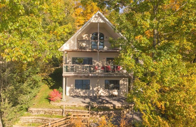 English Lakehouse: Spectacular views on the Seneca Lake Wine Trail