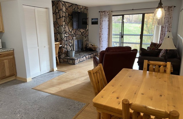 English Mtn Retreat Close To The Smoky Mountains!