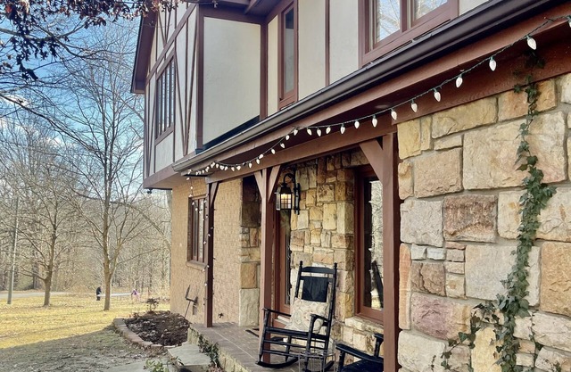 English Tudor Home, Woods, Deck, Hot tub