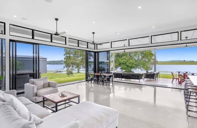 Enjoy a perfect family holiday at this lake front escape in Barrine!