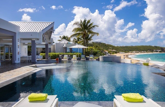Enjoy a relaxing holiday in this 7 bedroom sea view and green garden villa