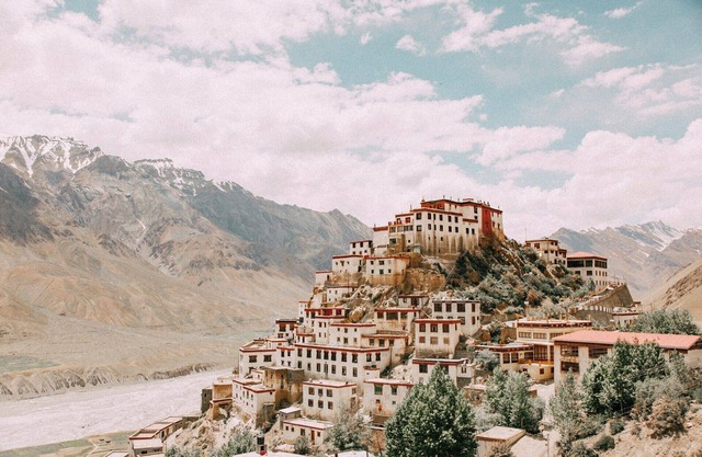 ENJOY A STAY AT OUR LUXURY SF UNION SQUARE ROOM