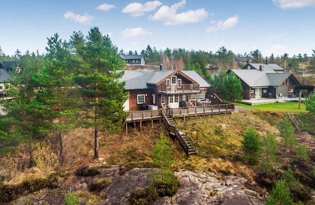Enjoy a wonderful vacation close to nature in this inviting vacation home.