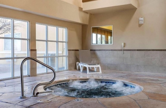 Enjoy Albuquerque Culture from Rooms Near Downtown and Airport - 4 Units