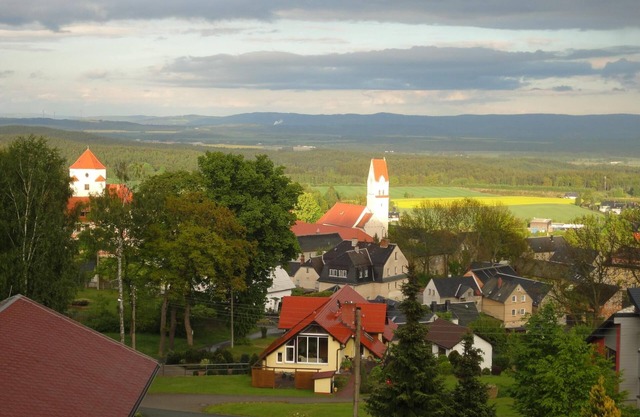 Enjoy and relax with a wonderful panoramic view at Schönberg Castle