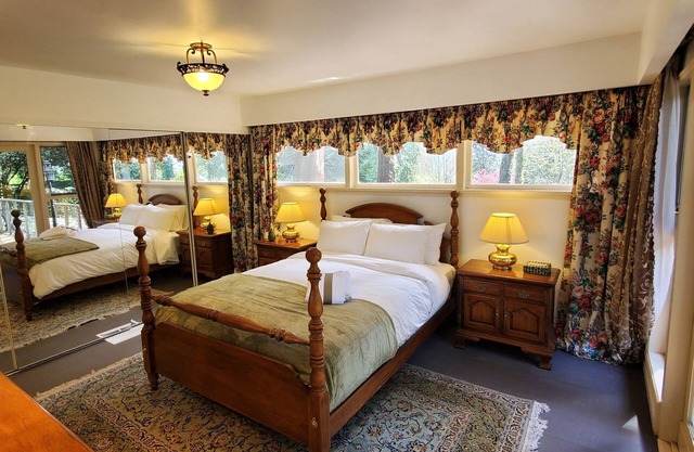 Enjoy in peace and a natural garden during your stay