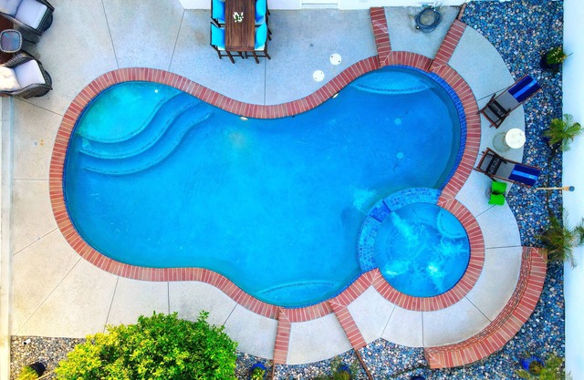 Enjoy La Crescenta Living. Work, Play, Swim.