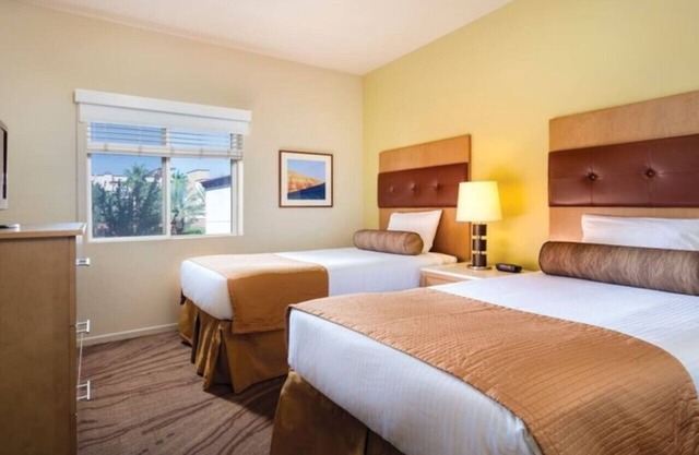 Enjoy Las Vegas Blvd with the Family in 2BD condo with resort lazy river