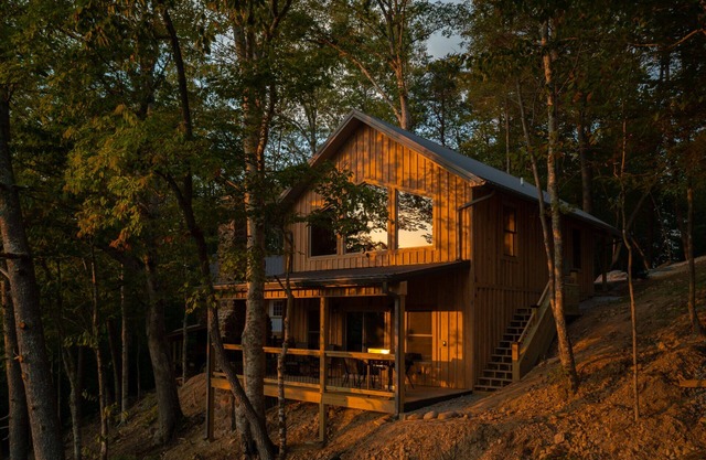 Enjoy Mtn/River Views from Osprey Cabin, porch fireplace, 500ft river frontage