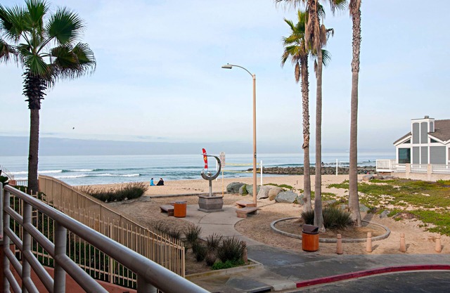 Enjoy Oceanviews in This Beautiful Condo with Pool