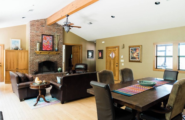 Enjoy our 5-bedroom, peaceful, wooded retreat in College Station