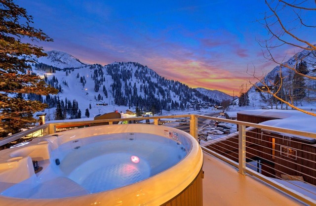 Enjoy pure luxury in Alta in this Contemporary Condominium with Hot Tub