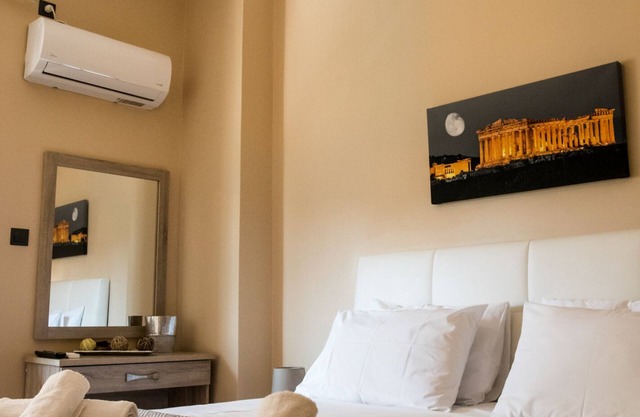 Enjoy the historical city of ancient and modern Athens staying in the unique.