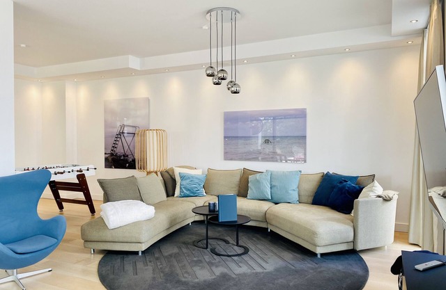 Enjoy the sea: luxury apartment in Villa Claire with its own sauna, fireplace and balcony