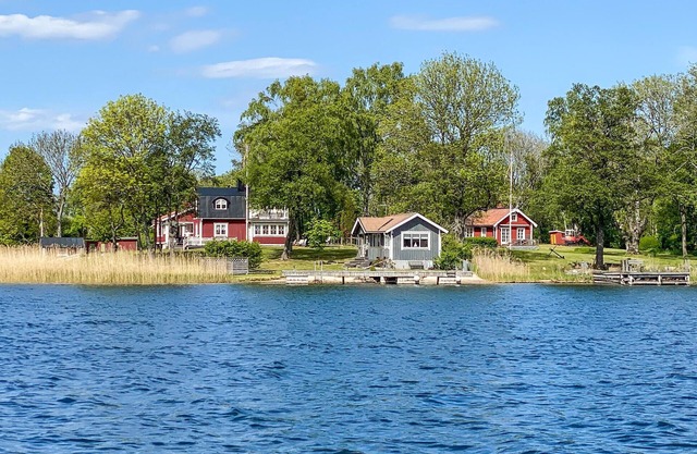 Enjoy this cozy house right on the beach on Gräddö Asken.