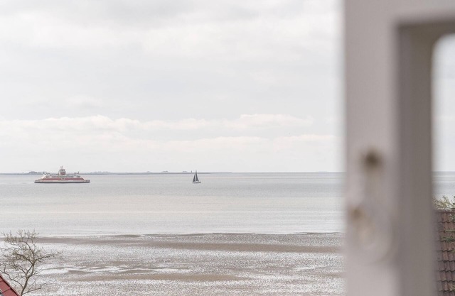 "Enjoy unforgettable moments in your dream apartment by the sea!"