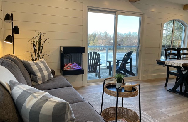 Enjoy your getaway at Cedar Hill Lakehouse