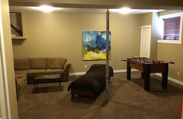 Enjoy your visit in this beautiful, new, clean family and pet friendly cabin.