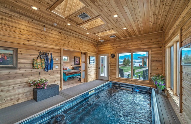 Ennis Lake Studio w/Kayak, Pool & Fire Pit!