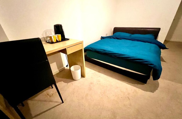 Ensuit Double Room in London, Colindale