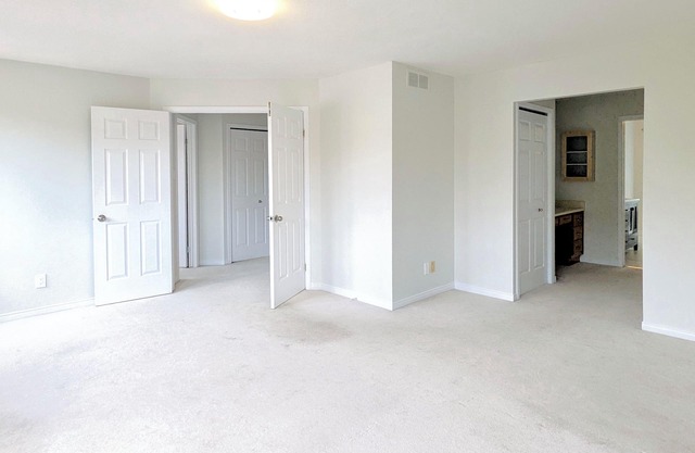 Ensuite 10min from airport 15min to downtown