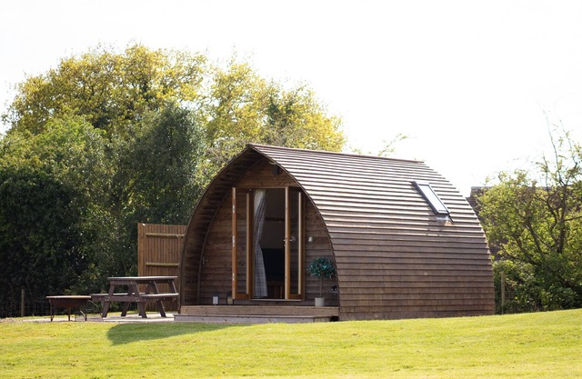 Ensuite Wooden Cabin in Rural Staffordshire