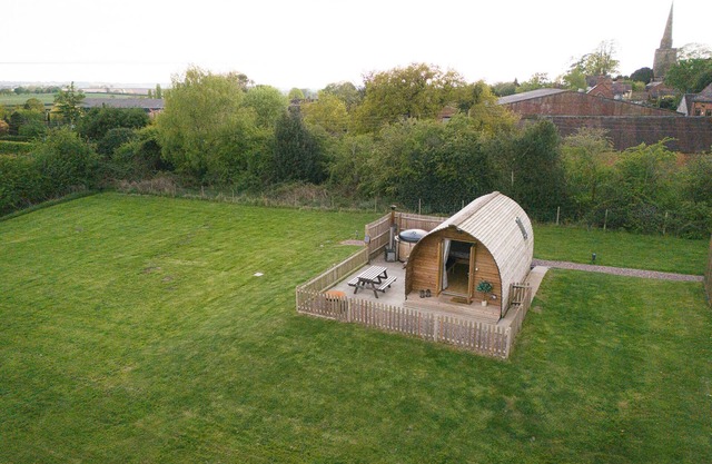 Ensuite Wooden Cabin With Hot Tub