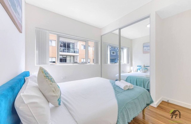 Entire 2 bedroom in the heart of Wolli Creek