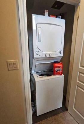 Entire 2 Bedroom Townhouse in Toronto!