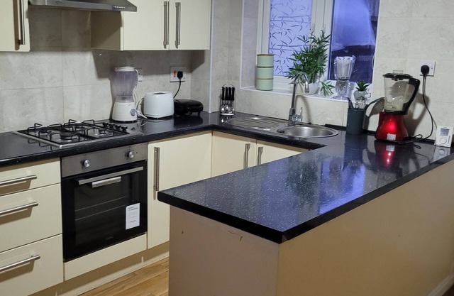 Entire 2Bedroom House Manchester