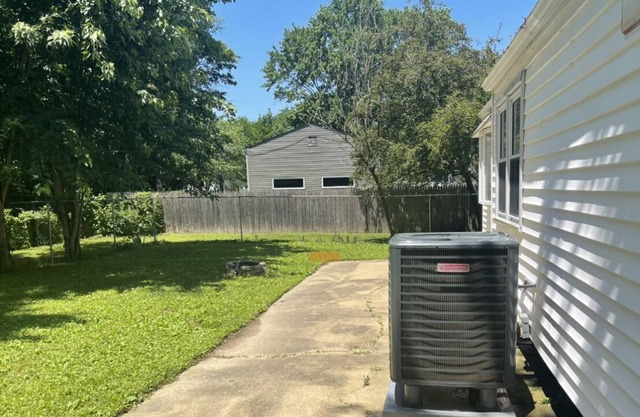 Entire 3 bedroom house with fenced backyard