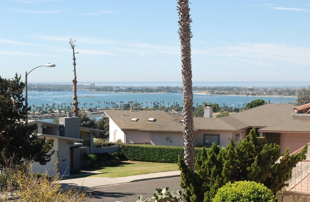 Entire 3 bedrooms guest property, near Pacific Beach, Downtown，Seaworld，LaJolla