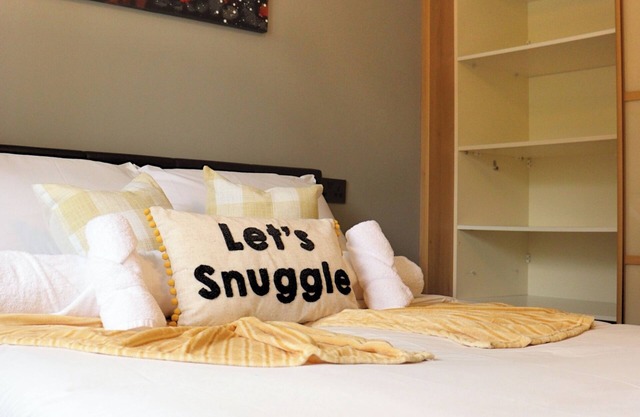 Entire 3BR House Near Heathrow – Garden, Free WiFi & Parking, Family-Friendly