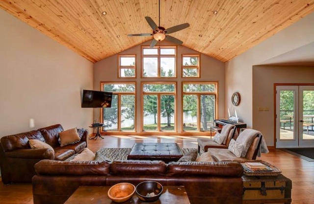 Entire 5 bed 5500 Sq ft Waterfront Home