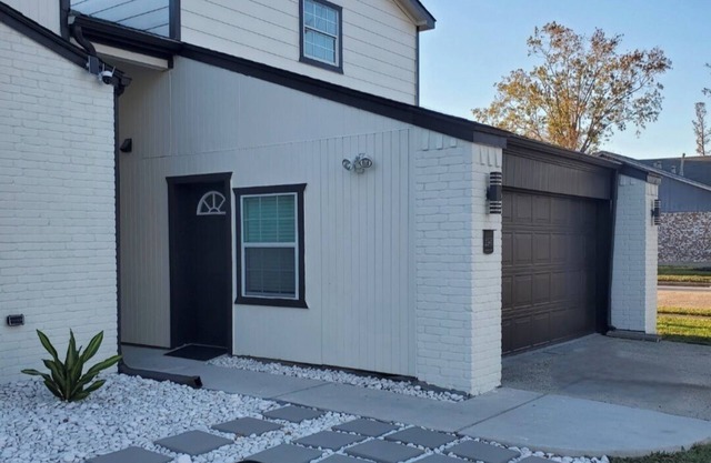 Entire apartment unit PLUS Private Room In Spring Near IAH Airport
