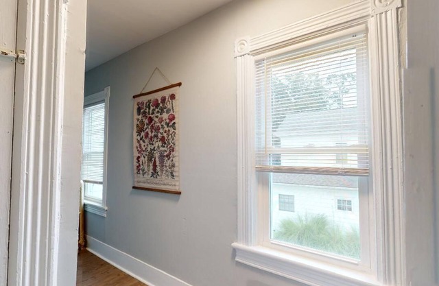 Entire Apartment w/private entrance, deck, parking and walkable living