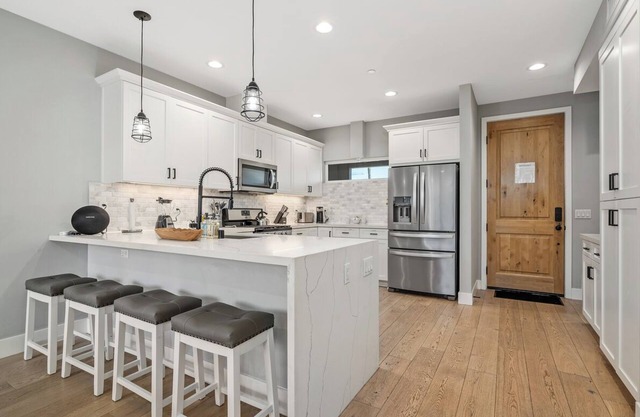 Entire Brand New 2-Bedroom Luxury Townhouse! #4