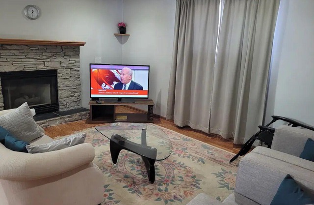 Entire Cozy Basement Suite