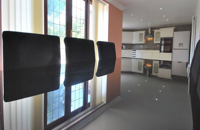 Entire, Exclusive 4 Bedroom 3.5 Bathroom Detached Villa in Greater Manchester