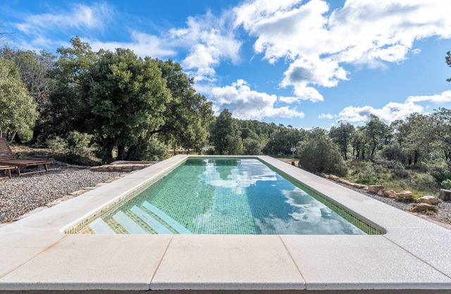 Entire holiday home 'Mas De L'Arlequi' with Mountain View, Private Pool and Wi-Fi