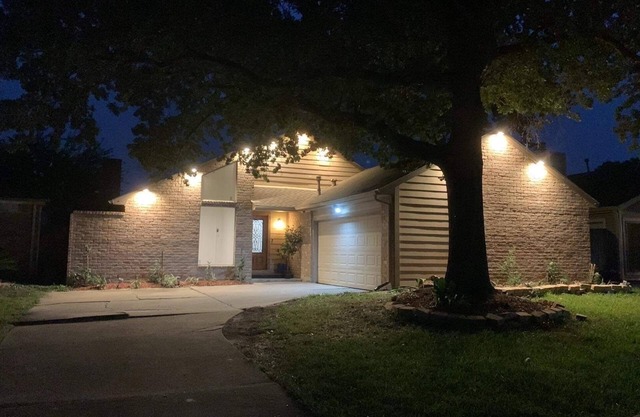Entire Home , Beautiful Cozy Home Located In Asian Town , South West Houston .