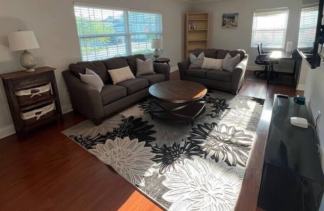 Entire Home with Private Yard - 3 Bed/2 Bath Centrally Located Home!!