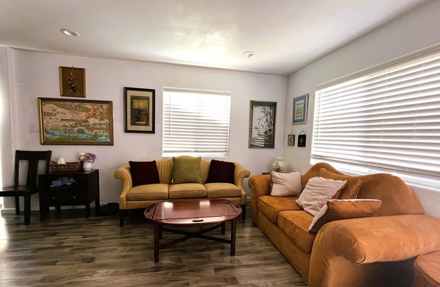 Entire house 3 rooms 2 baths 6 beds Lake Elsinore