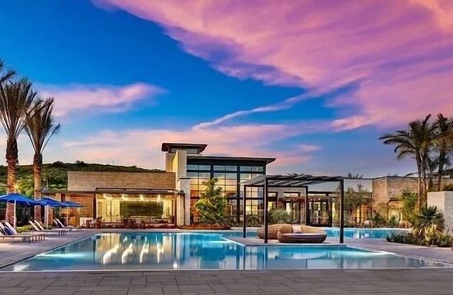 Entire House-Luxury 24hr Guard Gated Community 3B3.5B with Pools & EV Charging