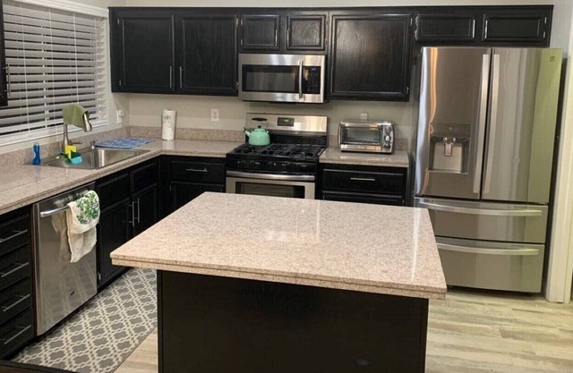 Entire house, private pool/non heating spa