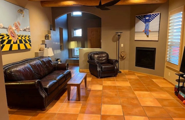 Entire House-Sunny 2 Bedroom Home on 1st Hole of Sierra del Rio Golf course.