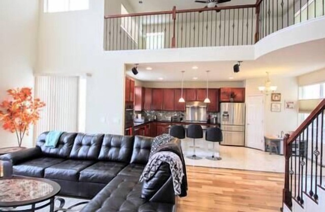 Entire house with beautiful views for families