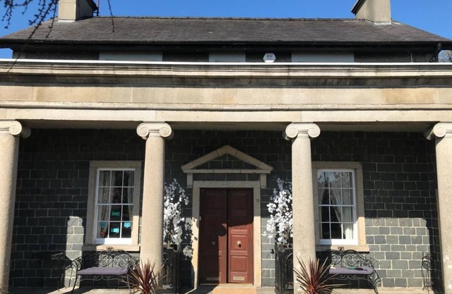 Entire Luxury 8 Bedroom Period House with Hot Tubs and Disco Room