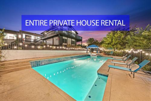 Entire Private Grand View, King Bed, Spacious, Parking, Available Now