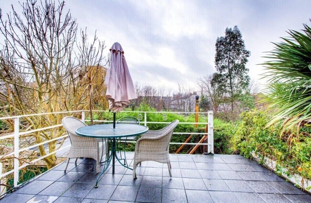 Entire Studio with private parking and balcony